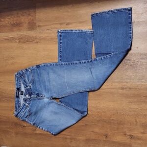London Jean Size 2 medium blue denim jean 24x31